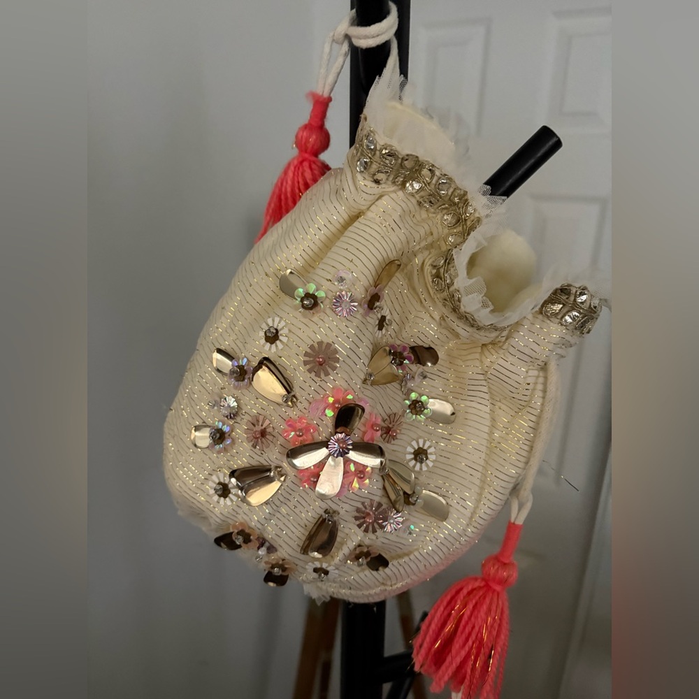 NWOT FREE PEOPLE Seasons Sparkle Mini Gift Sack | Snowflake MSRP $58 CURRENT - Picture 8 of 10